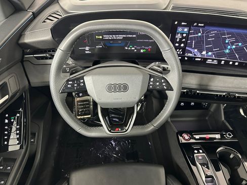 Used 2025 Audi SQ6 e-tron Premium Plus w/ Premium Plus image 13