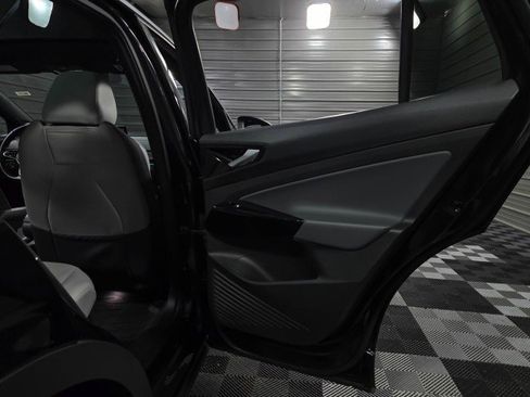 Used 2021 Volkswagen ID.4 Pro S image 36