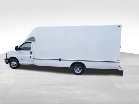 New 2025 Chevrolet Express 4500 w/ Power Convenience Package image 13