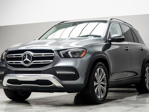 Used 2023 Mercedes-Benz GLE 450 4MATIC w/ Premium Package image 8