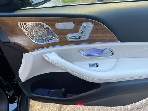 Used 2024 Mercedes-Benz GLE 450 4MATIC image 32