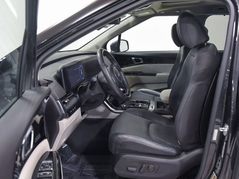 Used 2024 Kia Carnival SX Prestige image 13