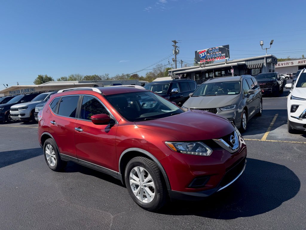 Used 2016 Nissan Rogue SV FWD image 2
