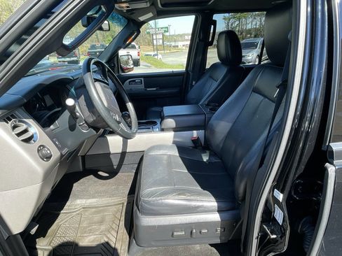 Used 2017 Ford Expedition EL XLT w/ Equipment Group 202A image 19