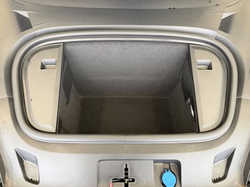 Certified 2025 Porsche Taycan 4S image 24