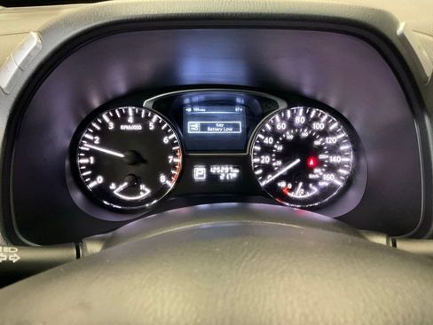 Used 2013 Nissan Pathfinder Platinum w/ Platinum Premium Pkg image 14