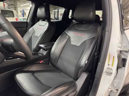Used 2024 Jeep Compass Trailhawk AWD/4WD image 16