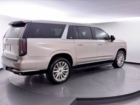 Used 2021 Cadillac Escalade ESV Premium Luxury AWD/4WD image 8