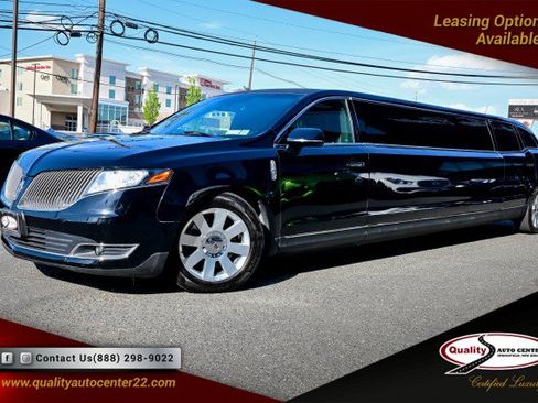 Used 2016 Lincoln MKT AWD image 1