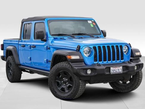 Used 2022 Jeep Gladiator Sport AWD/4WD image 3