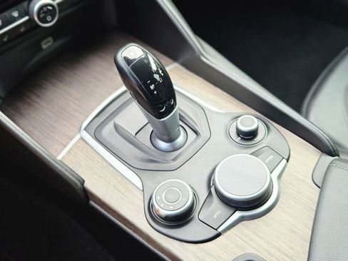 Used 2017 Alfa Romeo Giulia Ti w/ TI 19" Sport Package image 25