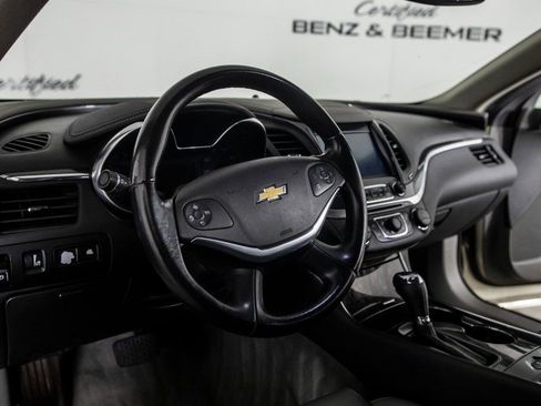 Used 2014 Chevrolet Impala LT w/ Convenience Package image 13