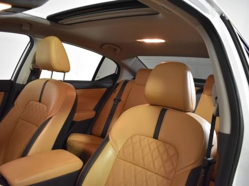 Used 2023 Nissan Sentra SV w/ SV Premium Package FWD image 10