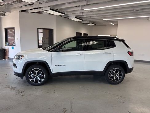 New 2026 Jeep Compass Limited image 4