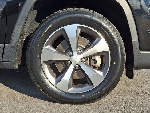 Used 2021 Jeep Cherokee Limited image 8