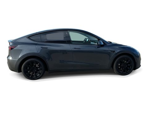 Certified 2022 Tesla Model Y Long Range AWD/4WD image 7