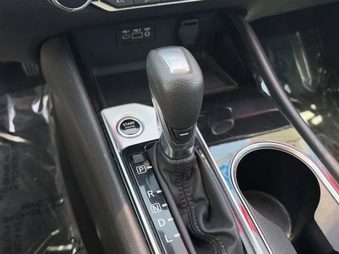 Used 2024 Nissan Altima 2.5 SV FWD image 28