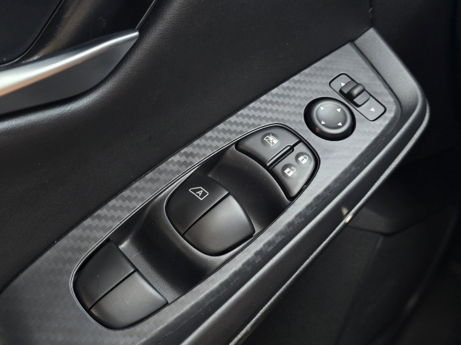 Certified 2025 Nissan Sentra SV FWD image 23