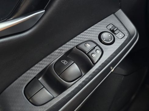 Certified 2025 Nissan Sentra SV FWD image 23