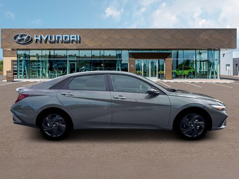 New 2026 Hyundai Elantra Sport FWD image 9
