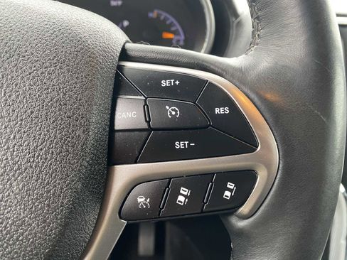 Used 2018 Jeep Grand Cherokee Limited image 21