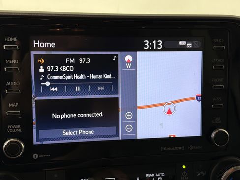Used 2020 Toyota Highlander XLE AWD/4WD image 15