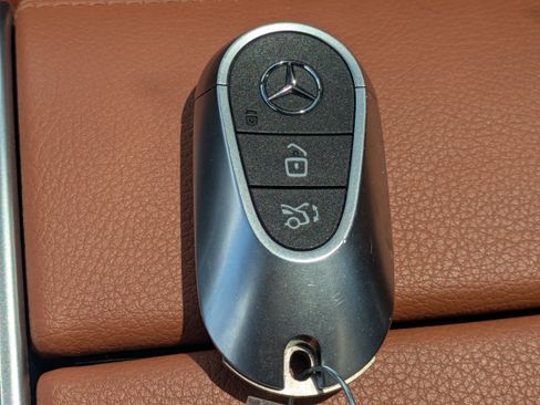 Certified 2023 Mercedes-Benz GLC 300 image 30