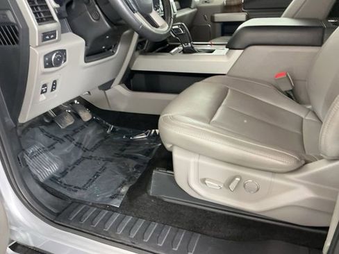 Used 2018 Ford F150 Lariat w/ Equipment Group 502A Luxury AWD/4WD image 16
