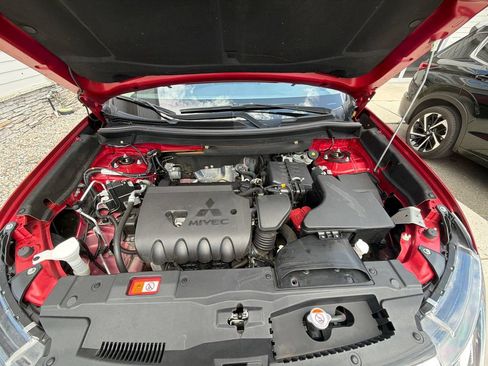 Used 2018 Mitsubishi Outlander SE AWD/4WD image 41