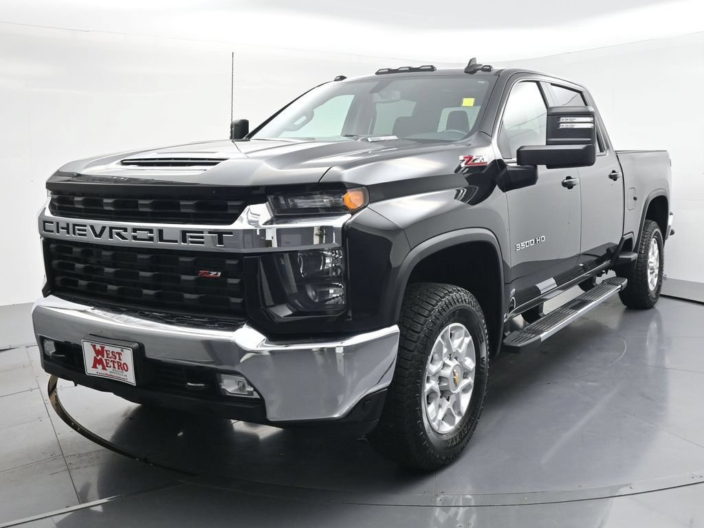Used 2022 Chevrolet Silverado 3500 LT w/ Convenience Package AWD/4WD image 3