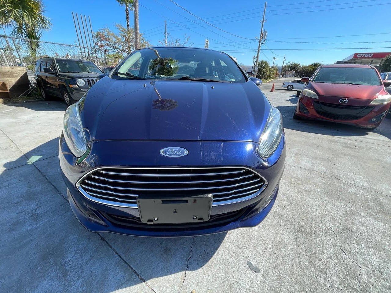 Used 2016 Ford Fiesta SE FWD image 1