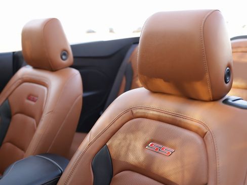 Used 2020 Chevrolet Camaro SS image 30