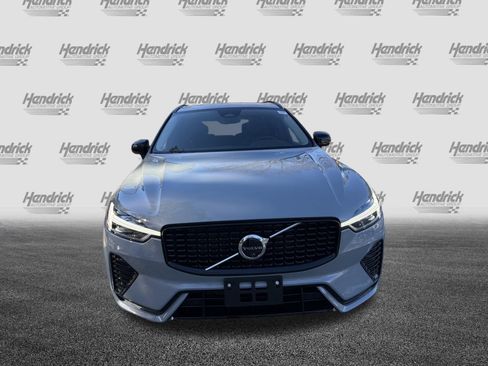 Certified 2025 Volvo XC60 B5 Plus image 3