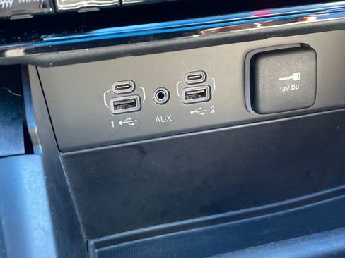 Used 2024 Jeep Grand Cherokee Limited image 42