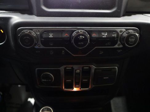 Used 2021 Jeep Wrangler Unlimited Sahara image 33