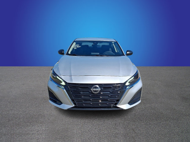 Used 2025 Nissan Altima 2.5 SV FWD image 2