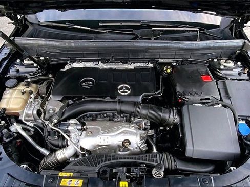 Used 2020 Mercedes-Benz GLB 250 4MATIC image 26