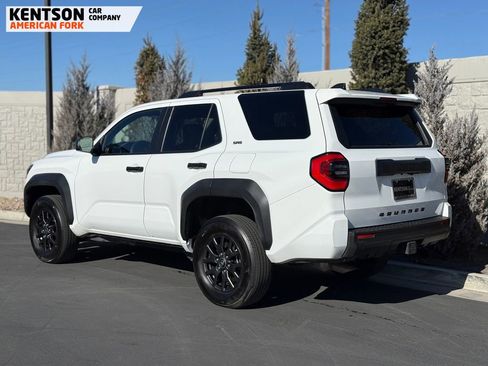 Used 2025 Toyota 4Runner SR5 image 5