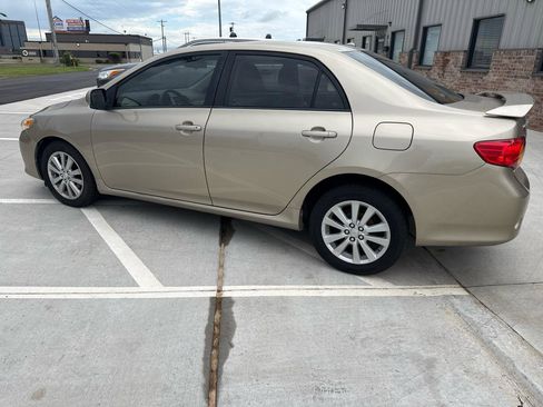 Used 2010 Toyota Corolla FWD image 14
