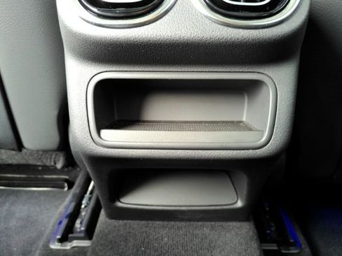 Used 2023 Mercedes-Benz GLC 300 4MATIC image 31