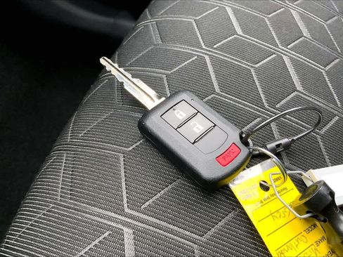 Used 2025 Mitsubishi Outlander Sport LE image 14