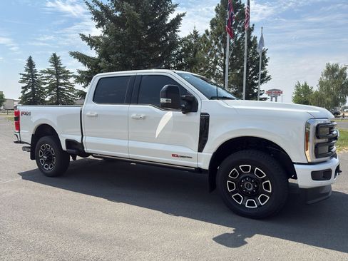 Used 2025 Ford F350 Platinum AWD/4WD image 5