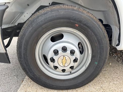 New 2024 Chevrolet Express 3500 w/ Power Convenience Package image 30