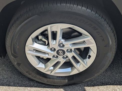 Used 2025 Hyundai Tucson SE image 11