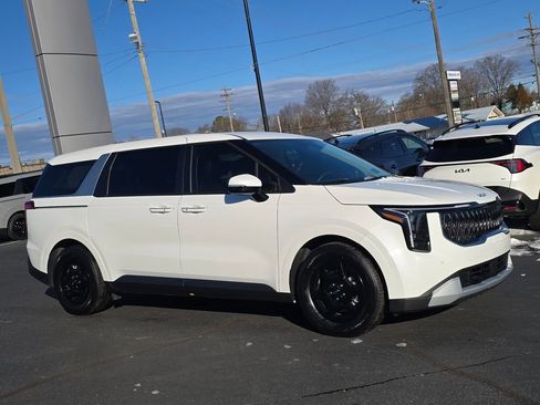 New 2026 Kia Carnival LXS image 1