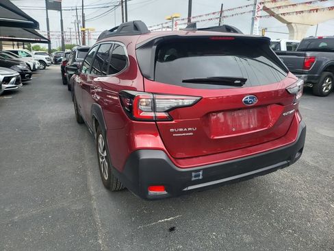 Used 2025 Subaru Outback Premium image 8