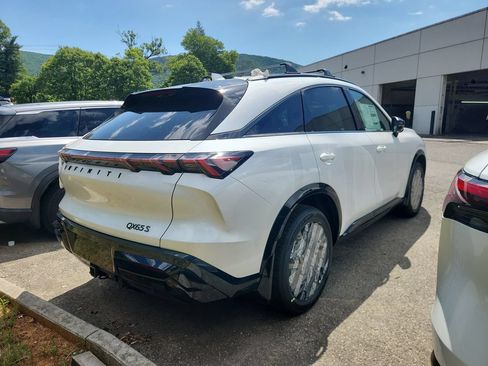 New 2027 INFINITI QX65 Sport AWD/4WD image 2