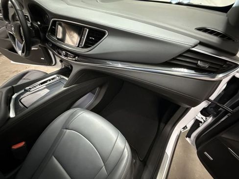 Used 2024 Buick Enclave Premium image 61