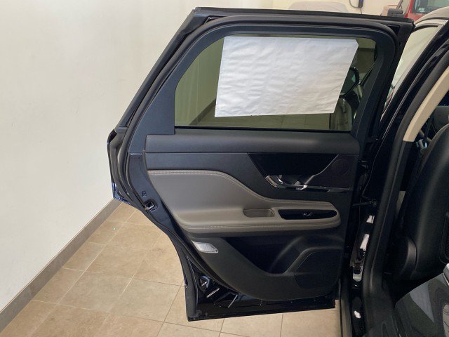 New 2024 Lincoln Corsair AWD w/ Equipment Group 101A image 8