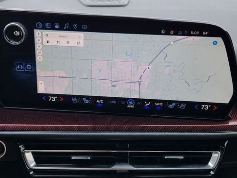 Used 2025 Chevrolet Traverse RS image 18